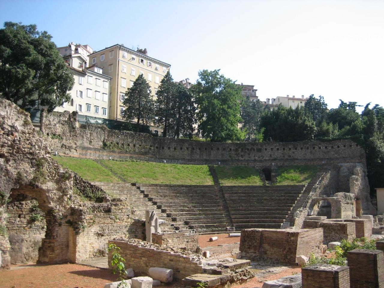 Residence Teatro Romano Трієст Екстер'єр фото